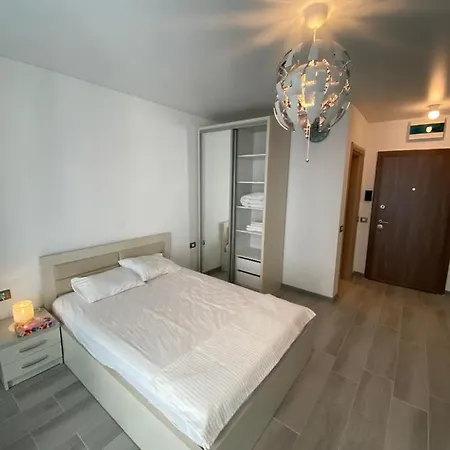 Apartment Sam Studio By Alezzi-mamaia Nord Navodari